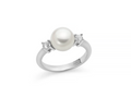 Anello Eva in argento con perla Oriente illuminata da due topazi bianchi.